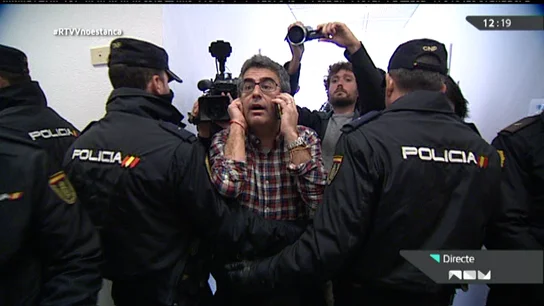 La Policía accede a RTVV para proceder al apagón de RTVV La Policía accede a RTVV para proceder al apagón de RTVV