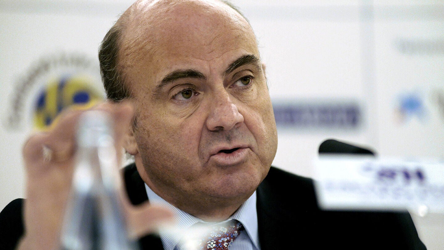 El ministro de Econom&iacute;a, Luis de Guindos