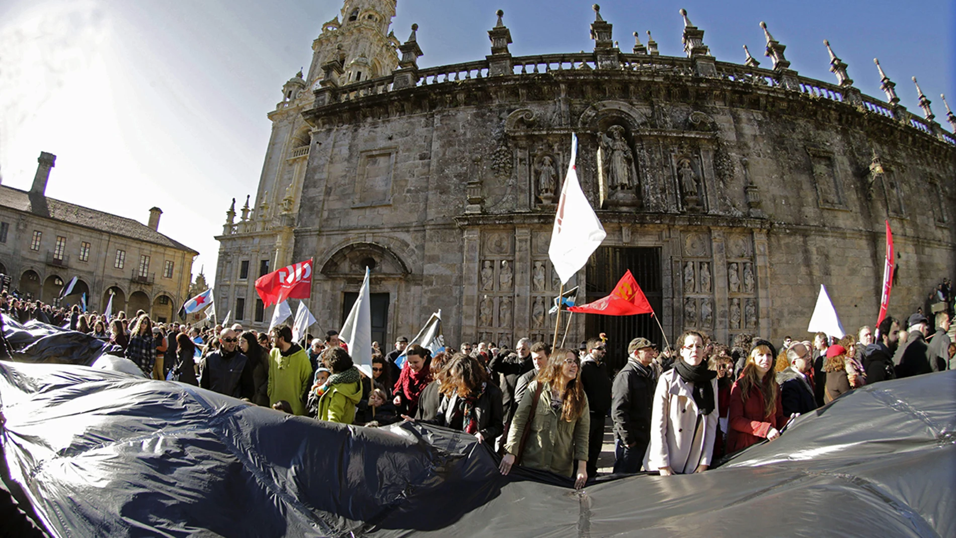 Miles de gallegos se manifiestan contra la sentencia "injusta e impune" del Prestige