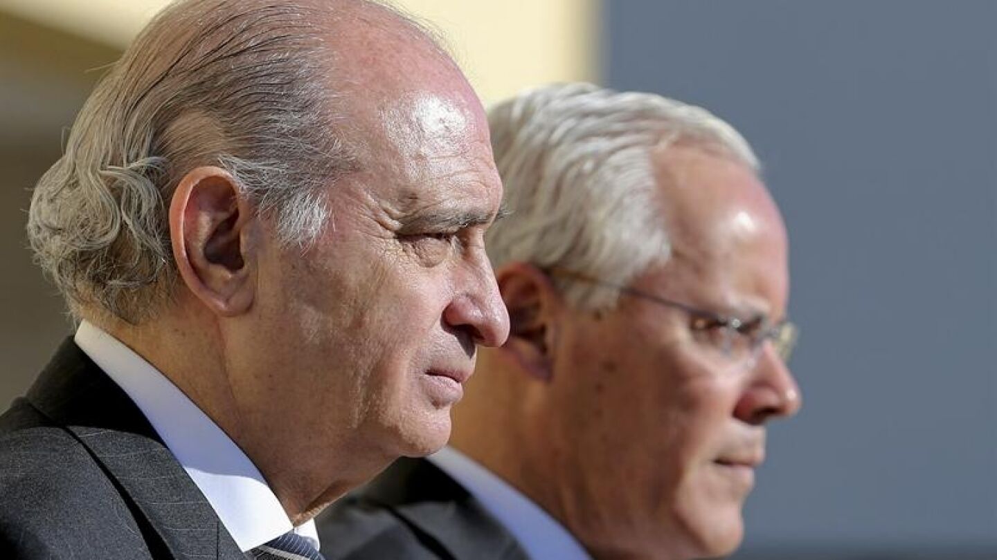 El ministro Fern&aacute;ndez D&iacute;az junto a su hom&oacute;logo portugu&eacute;s Miguel Macedo
