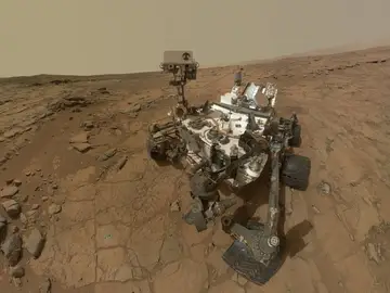 Curiosity. Sólo el robot marciano fue capaz de hacer sombra al higgs durante el año pasado. Curiosity. Sólo el robot marciano fue capaz de hacer sombra al higgs durante el año pasado.
