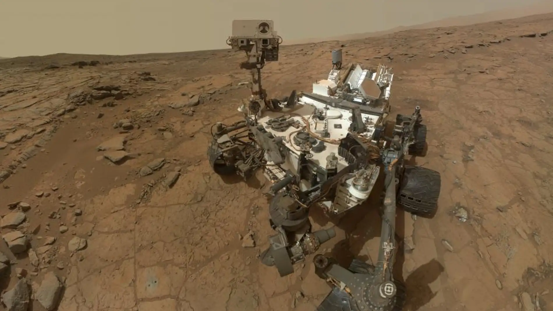 Curiosity. Sólo el robot marciano fue capaz de hacer sombra al higgs durante el año pasado.