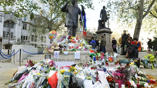 Miles de personas recuerdan a Mandela en el Día para la Oración Miles de personas recuerdan a Mandela en el Día para la Oración