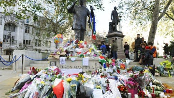 Miles de personas recuerdan a Mandela en el Día para la Oración