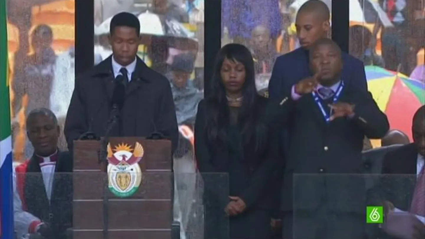 Intérprete durante el funeral de Nelson Mandela Intérprete durante el funeral de Nelson Mandela