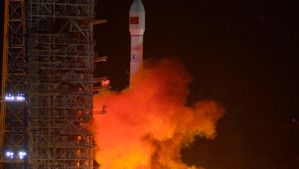 Lanzamiento de la segunda sonda lunar china el 1 de octubre de 2010