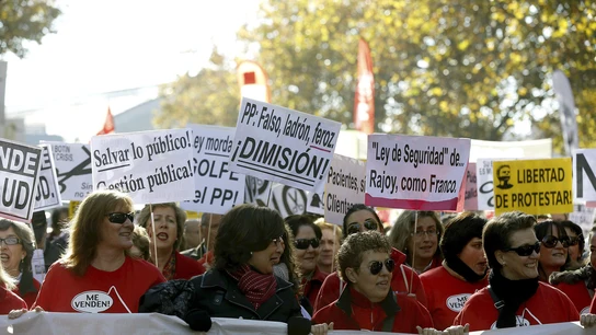 La marea roja protesta en Madrid La marea roja protesta en Madrid