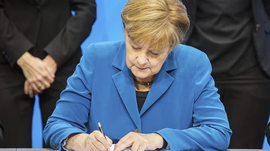 Merkel se somete al voto de investidura en el Parlamento Alemán Merkel se somete al voto de investidura en el Parlamento Alemán