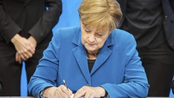 Merkel se somete al voto de investidura en el Parlamento Alemán