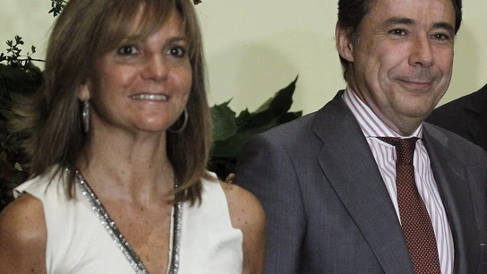 El expresidente de la Comunidad de Madrid y su mujer Lourdes Cavero El expresidente de la Comunidad de Madrid y su mujer Lourdes Cavero