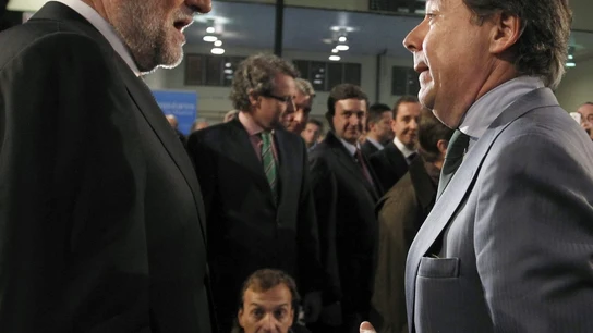 Mariano Rajoy conversa con el presidente de la Comunidad de Madrid Mariano Rajoy conversa con el presidente de la Comunidad de Madrid