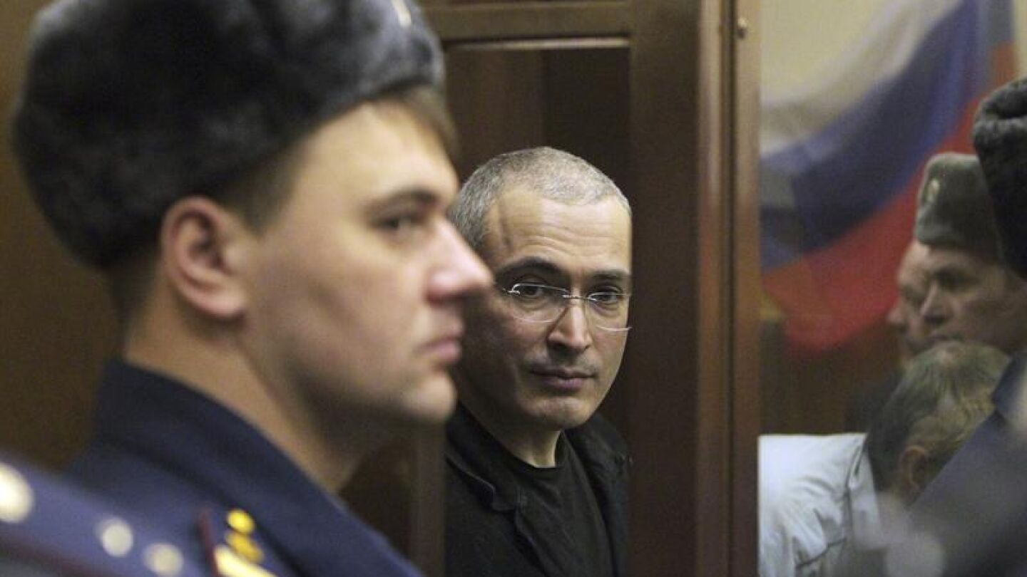 Imagen de Mija&iacute;l Jodorkovski durante su juicio