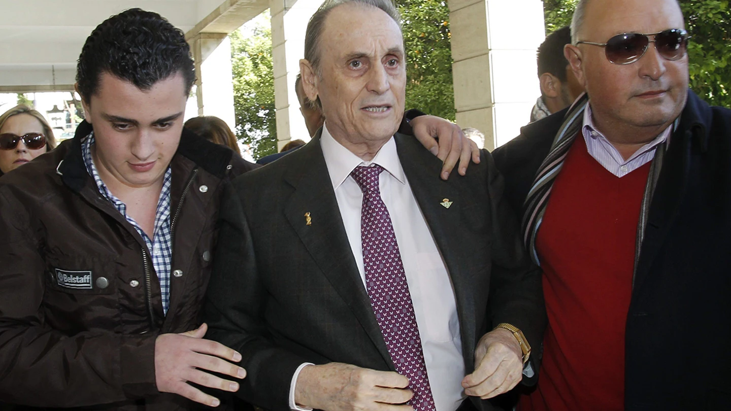 Manuel Ruiz de Lopera, a su llegada a los juzgados Manuel Ruiz de Lopera, a su llegada a los juzgados