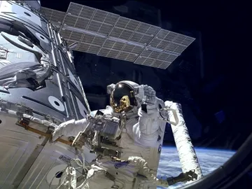 El astronauta James H. Newman El astronauta James H. Newman