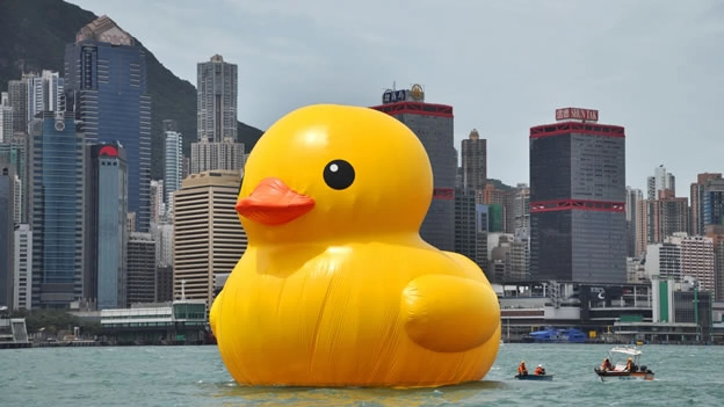La mala suerte del pato de goma gigante La mala suerte del pato de goma gigante