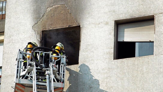 Un total de 14 afectados por inhalaci&oacute;n de humo en un incendio en Bilbao