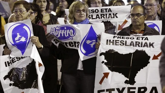 Excarcelados de ETA piden "el derecho a decidir" para solucionar el conflicto Excarcelados de ETA piden "el derecho a decidir" para solucionar el conflicto