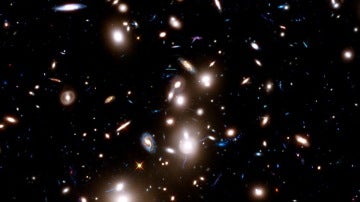 Cúmulo de Galaxias Abell 2744
