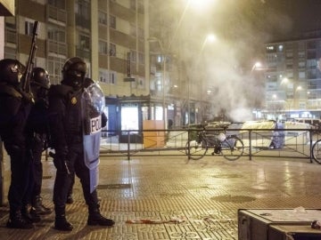 El barrio de Gamonal en Burgos ha vuelto esta noche a ser escenario de graves incidentes El barrio de Gamonal en Burgos ha vuelto esta noche a ser escenario de graves incidentes