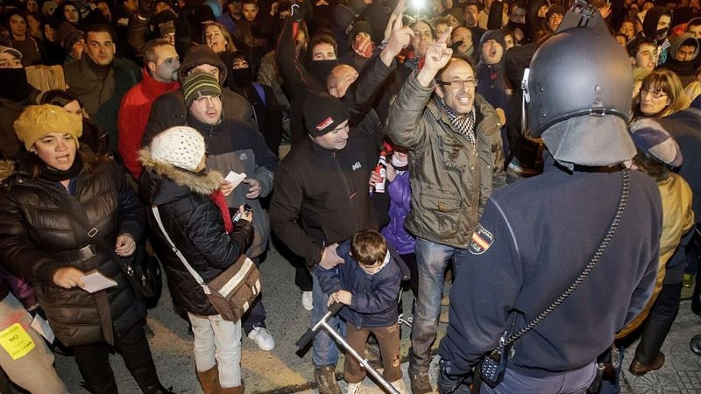 Los vecinos de Gamonal, durante la manifestaci&oacute;n