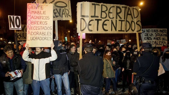 M&aacute;s de un centenar de personas se concentra junto a las obras de Gamonal pese a su cancelaci&oacute;n