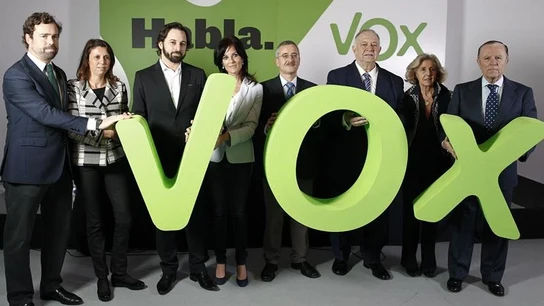 Ortega Lara presenta VOX, su nuevo partido. Ortega Lara presenta VOX, su nuevo partido.