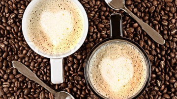 Imagen de dos tazas de café