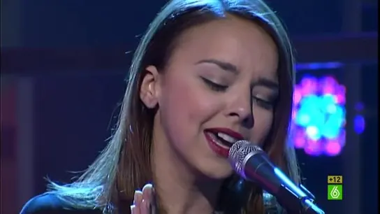 Chenoa canta "Júrame" Chenoa canta "Júrame"