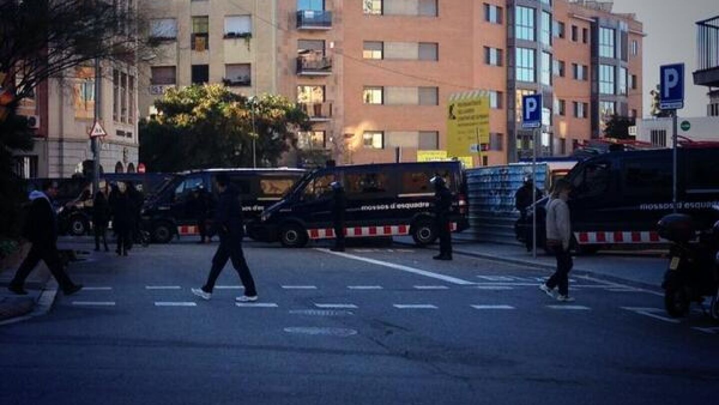 Detenidas seis personas en una casa okupada acusadas de agredir a un grupo de extrema derecha. 