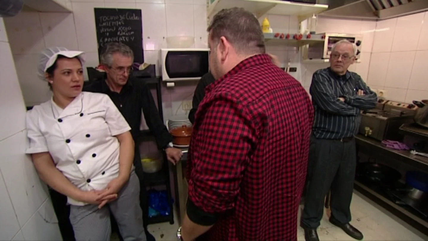 La cocinera elogia a Alberto Chicote La cocinera elogia a Alberto Chicote