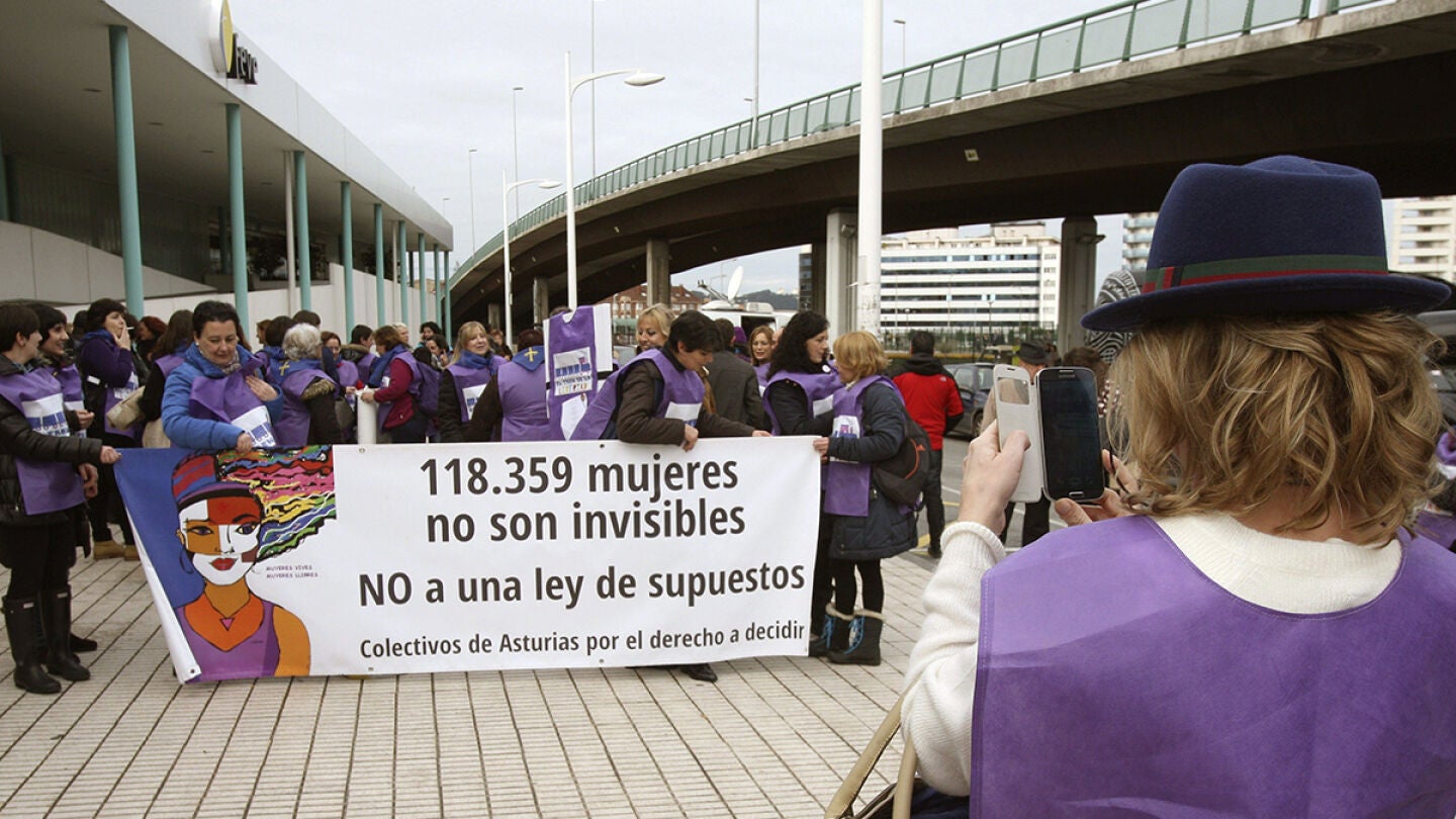 El tren de la libertad para en la convenci&oacute;n del PP para protestar contra la ley Gallard&oacute;n