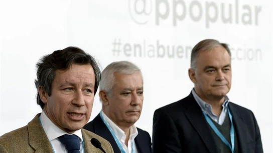 Carlos Floriano junto a Javier Arenas y Esteban González Pons Carlos Floriano junto a Javier Arenas y Esteban González Pons