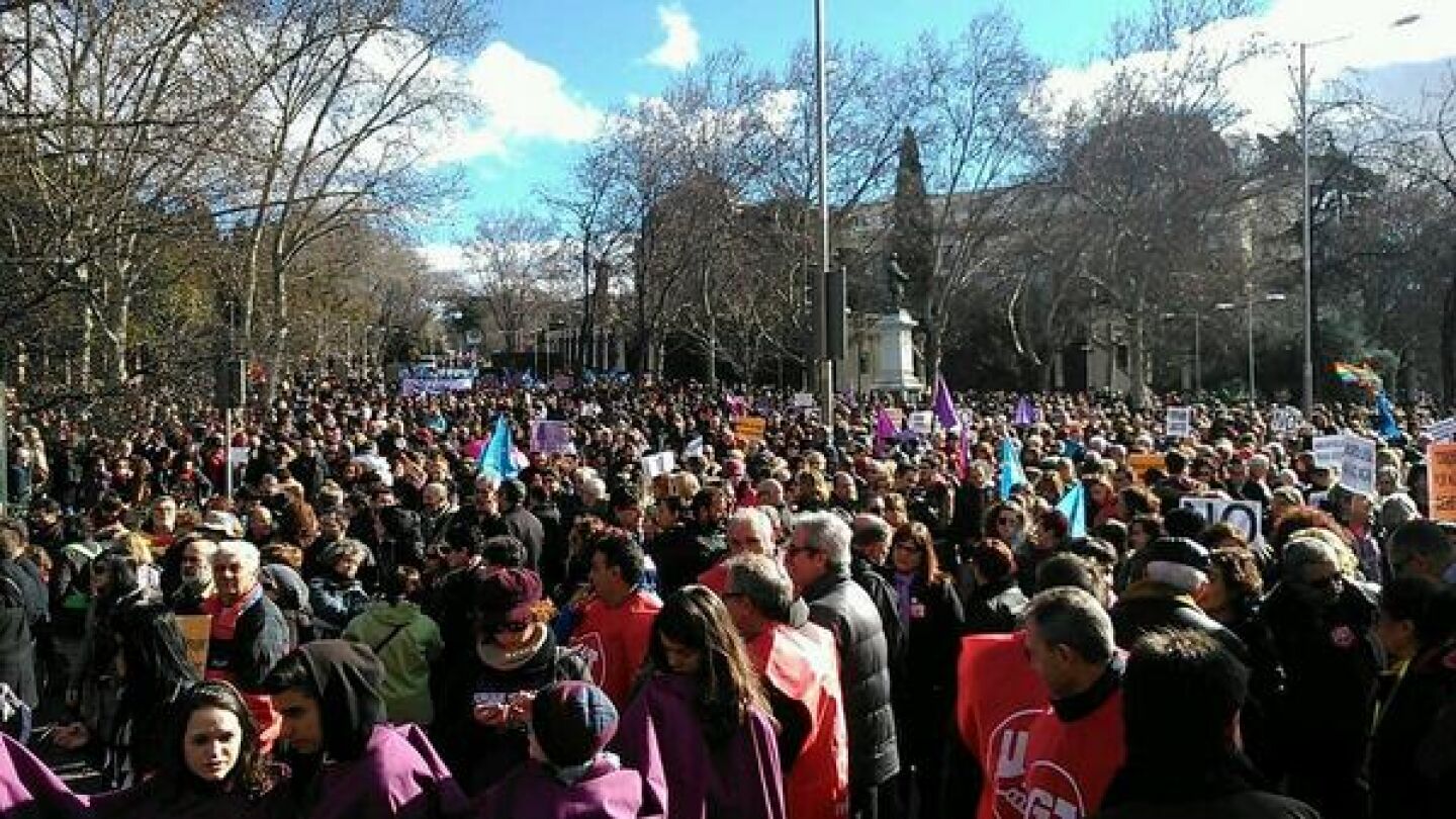 La 'Marea Malva' contra la ley del aborto de Gallard&oacute;n, en Madrid