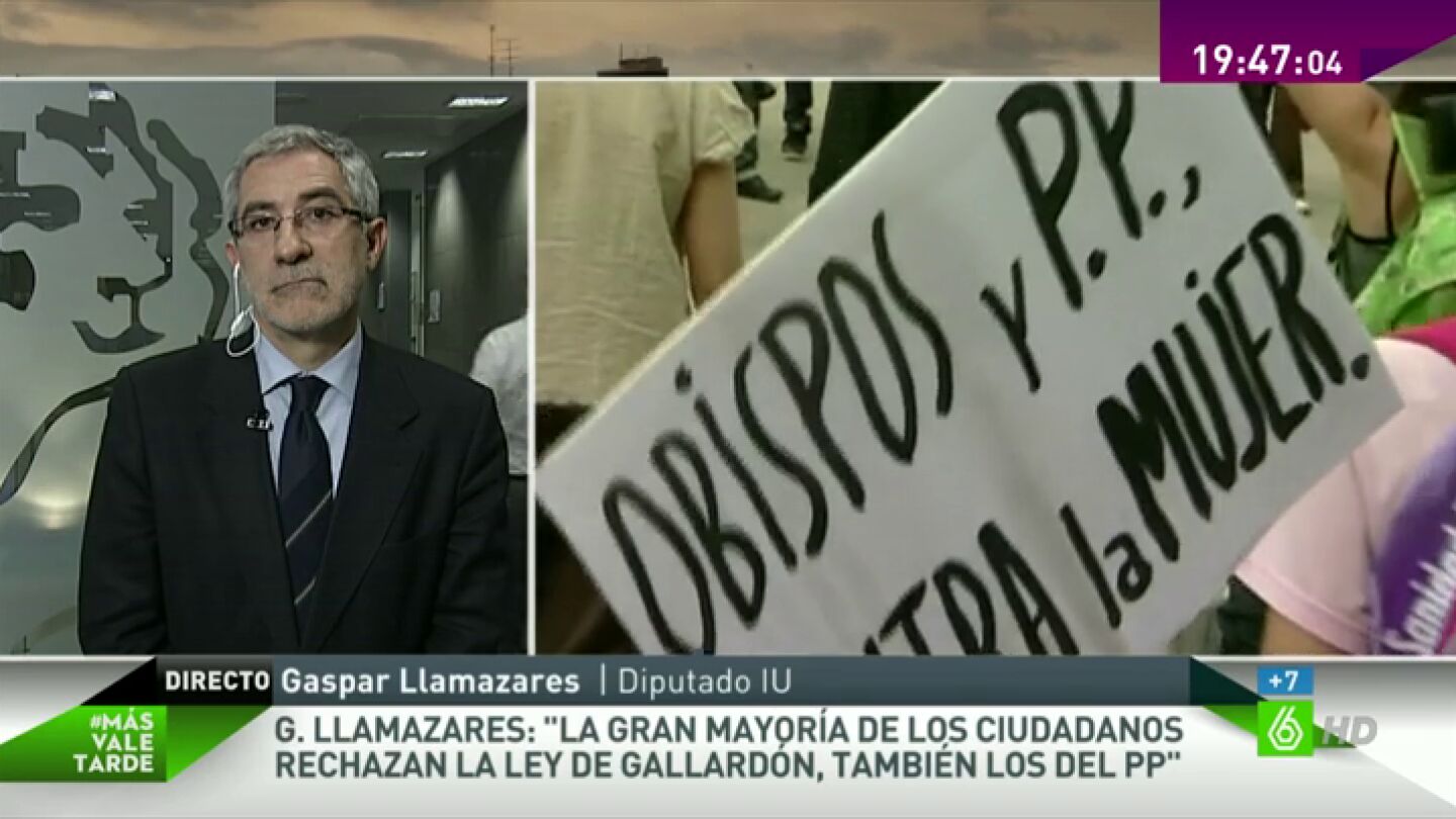Llamazares, durante la entrevista con 'M&aacute;s Vale Tarde'