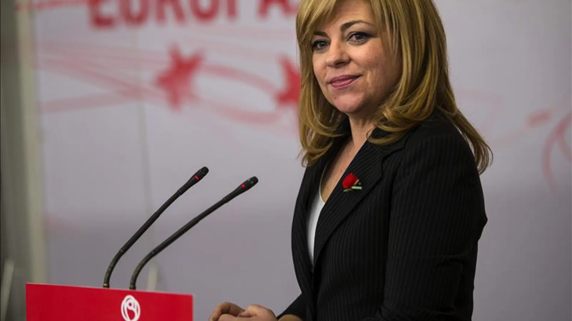 Elena Valenciano durante un acto electoral
