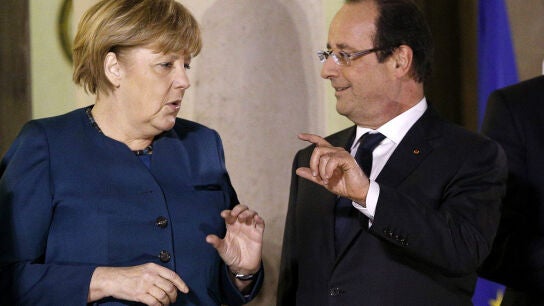 Hollande, Merkel y Barroso hablar&aacute;n sobre Ucrania en su reuni&oacute;n de Par&iacute;s