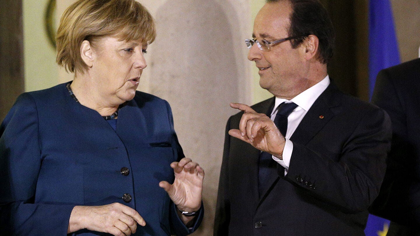 Hollande, Merkel y Barroso hablar&aacute;n sobre Ucrania en su reuni&oacute;n de Par&iacute;s