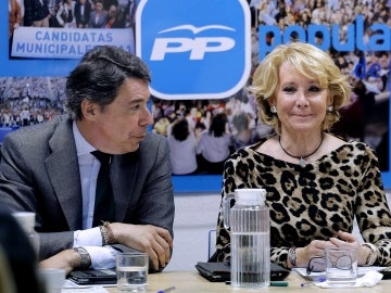 Ignacio González dialoga con Esperanza Aguirre Ignacio González dialoga con Esperanza Aguirre