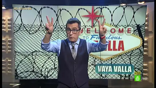 Azafatas en la valla Azafatas en la valla