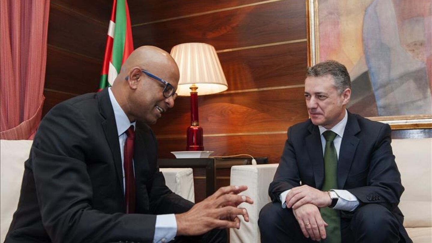 I&ntilde;igo Urkullu con Ram Manikkalingam