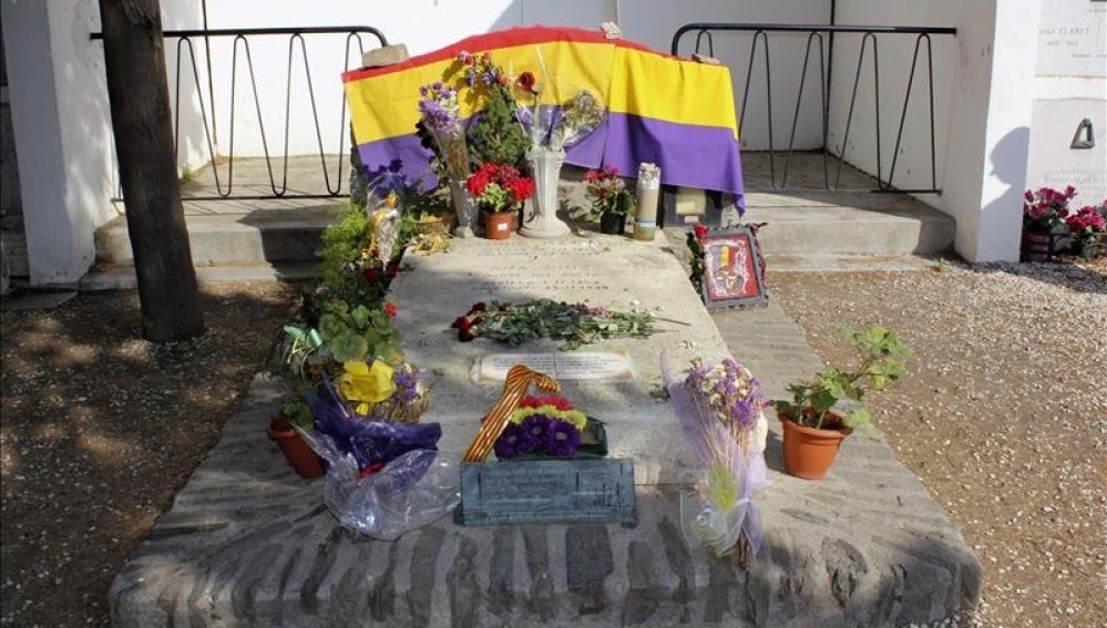 La tumba del poeta Antonio Machado en localidad francesa de Collioure