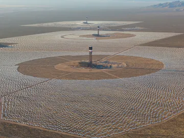 La mayor planta termosolar del mundo, desierto de Mojave, California La mayor planta termosolar del mundo, desierto de Mojave, California
