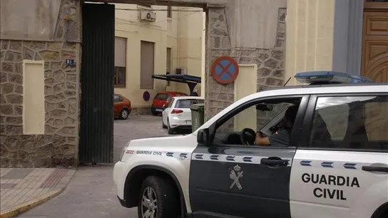 Un vehículo de la Guardia Civil Un vehículo de la Guardia Civil