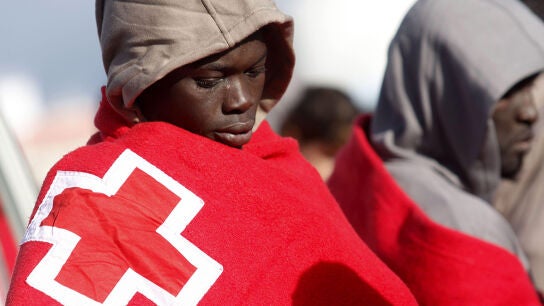 Rescatan dos pateras con 16 inmigrantes subsaharianos en aguas del Estrecho