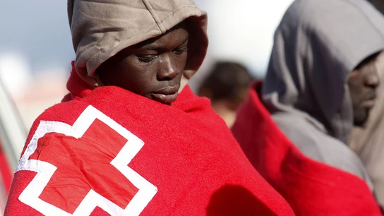 Rescatan dos pateras con 16 inmigrantes subsaharianos en aguas del Estrecho Rescatan dos pateras con 16 inmigrantes subsaharianos en aguas del Estrecho