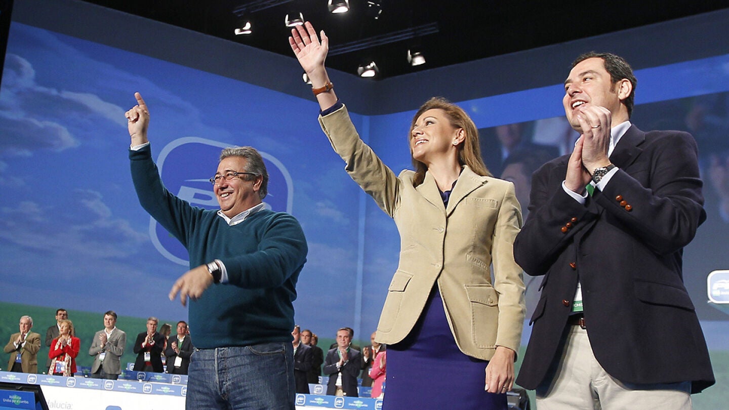 Cospedal a Moreno: "Que no te desoriente ni lo que pasa ni lo que pasar&aacute;"