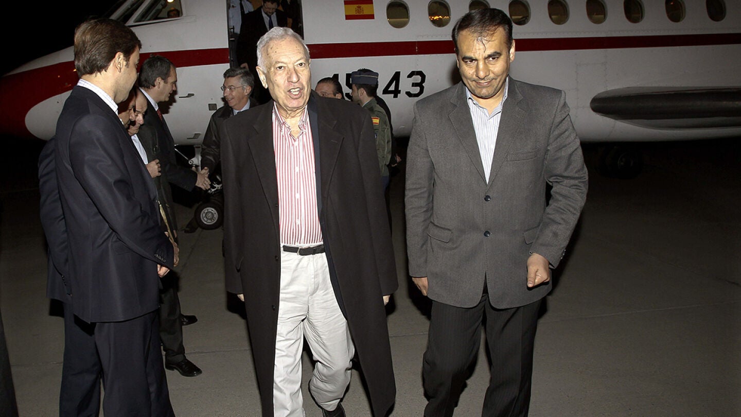 Garc&iacute;a-Margallo, acompa&ntilde;ado por el representante del Gobernador de Isfahan, Massoud Nikaeen