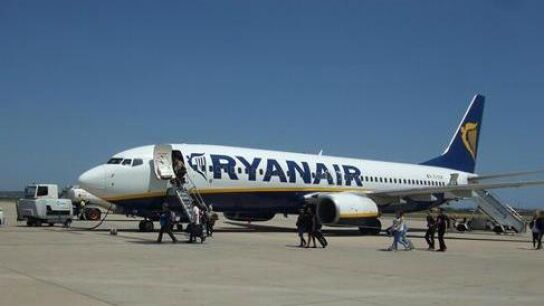 Avi&oacute;n de la compa&ntilde;&iacute;a Ryanair