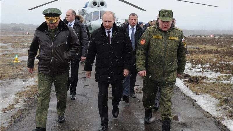 El presidente de Rusia, Vladímir Putin, y el ministro ruso de Defensa