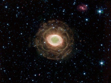 Imagen de la nebulosa planetaria M57 (NGC 6720) conocida como Nebulosa del Anillo captada por el telescopio espacial Spitzer de la NASA